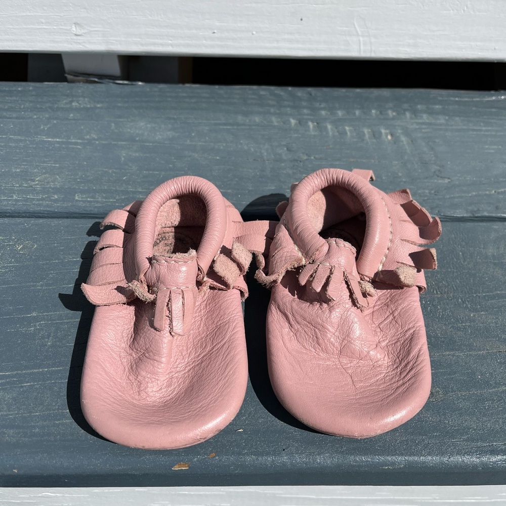 Freshly Picked size 4 Blush mini sole moccasins